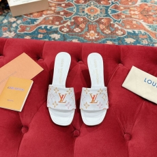 Louis Vuitton Slippers